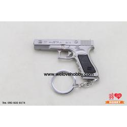 พวงกุญแจ PUBG (PLAYERUNKNOWN'S BATTLEGROUNDS) : ปืนพกแม็กกาซีน P18C Pistol (Glock 18C) สีเทาอะลูมิเนียม พร้อมซองใส่ปืน