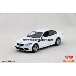 โมเดลรถ BMW M5 สีขาว Scale 1:32