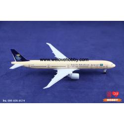 โมเดลเครื่องบิน Saudi Arabian Airlines (Saudia) (Boeing 777) ซาอุดิอาระเบีย ไซส์กลาง แบบมีล้อเครื่องบิน (1:400)