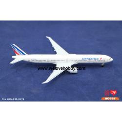 โมเดลเครื่องบิน Air France (Boeing 777) ฝรั่งเศส ไซส์กลาง แบบมีล้อเครื่องบิน (1:400)