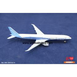โมเดลเครื่องบิน Boeing 777 ไซส์กลาง แบบมีล้อเครื่องบิน (1:400)