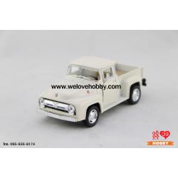 โมเดลรถกระบะคลาสสิค 1956 Ford F-100 Pickup สีครีม Scale 1:38