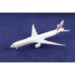 โมเดลเครื่องบิน Emirates Airlines (Boeing 777) สหรัฐอาหรับเอมิเรตส์ ไซส์กลาง แบบมีล้อเครื่องบิน (1:400)