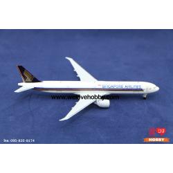 โมเดลเครื่องบิน Singapore Airlines (Boeing 777) สิงคโปร์ ไซส์กลาง แบบมีล้อเครื่องบิน (1:400)
