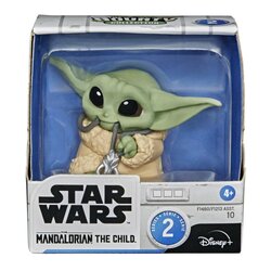 Hasbro Star Wars The Bounty Collection The Mandalorian The Child “Baby Yoda” Mandalorian Necklace Figure ฮาสโบร สตาร์ วอร์ส แมนดาโรเลี่ยน หุ่นโมเดลฟิกเกอร์ เบบี้ โยดา แมนดาโรเลี่ยน เนคเลส ขนาด2.2 นิ้ว(5.5ซม.) ลิขสิทธิ์แท้