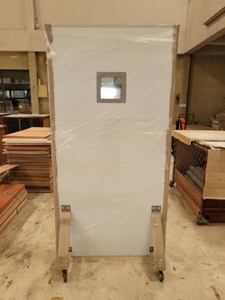 ฉากตะกั่วกันรังสีบุแผ่นตะกั่ว 1.0mm. พร้อมช่องกระจกตะกั่วกันรังสี