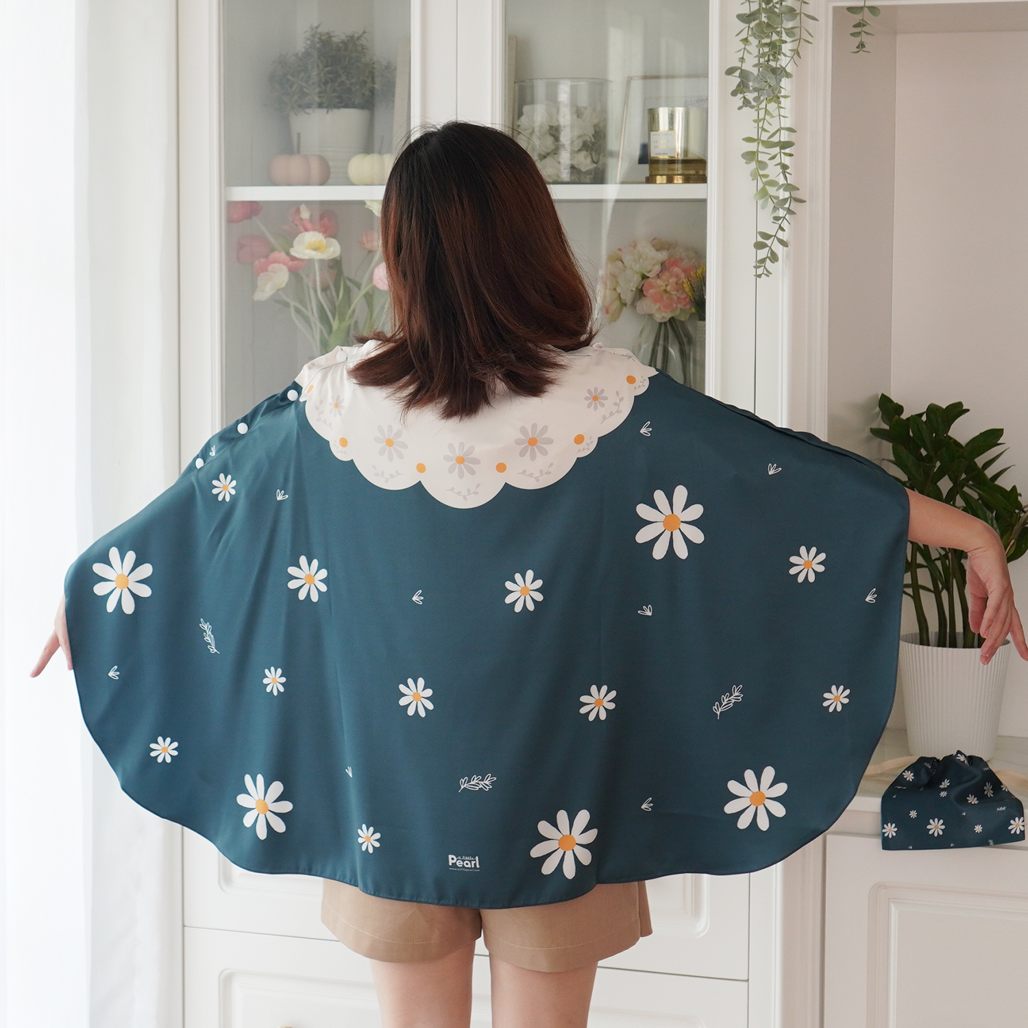 ผ้าคลุมให้นม (รุ่นมีกระดุม ถอดโครงได้) พร้อมส่ง ลาย Daisy - Green