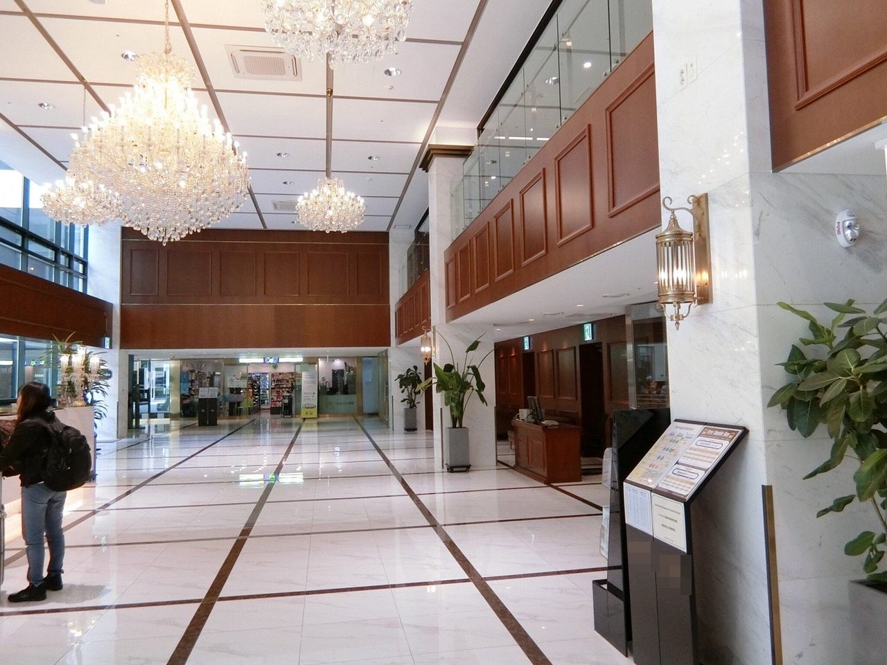 ขายโรงแรมหรู ระดับ 4 ดาว ขนาด 224 ห้อง ย่านธุรกิจ ถนนสุขุมวิท กรุงเทพฯ ใกล้ห้างเอ็มสเฟียร์ (Emsphere)