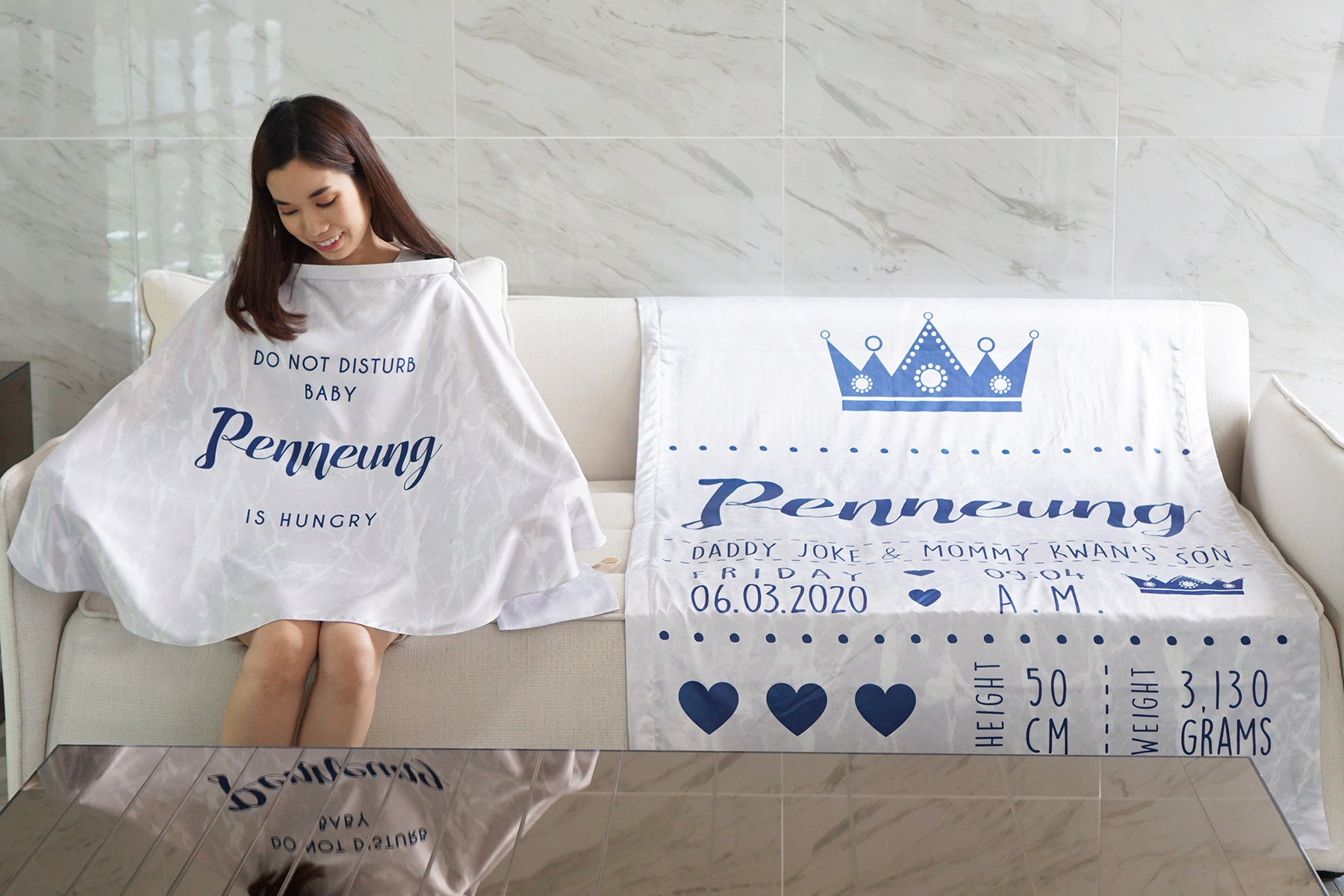 ชุดของขวัญเด็กแรกเกิด ผ้าคลุมให้นม + ผ้าห่มขนาด 100x150cm ลาย Grey Marble - Navy