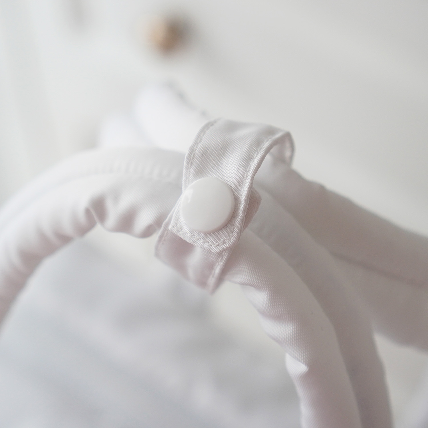 Fluffy Bowling Bag กระเป๋านุ่มนิ่ม ทรง Bowling สั่งทำใส่ข้อความ ลาย Minimal - White