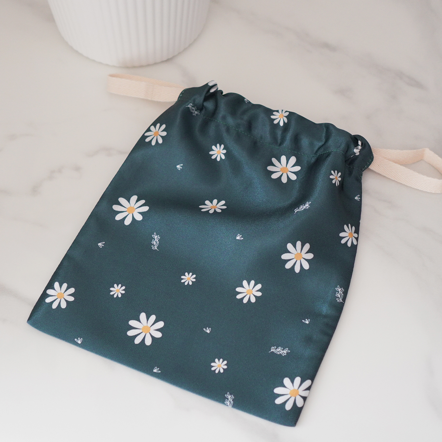 ผ้าคลุมให้นม (รุ่นมีกระดุม ถอดโครงได้) พร้อมส่ง ลาย Daisy - Green