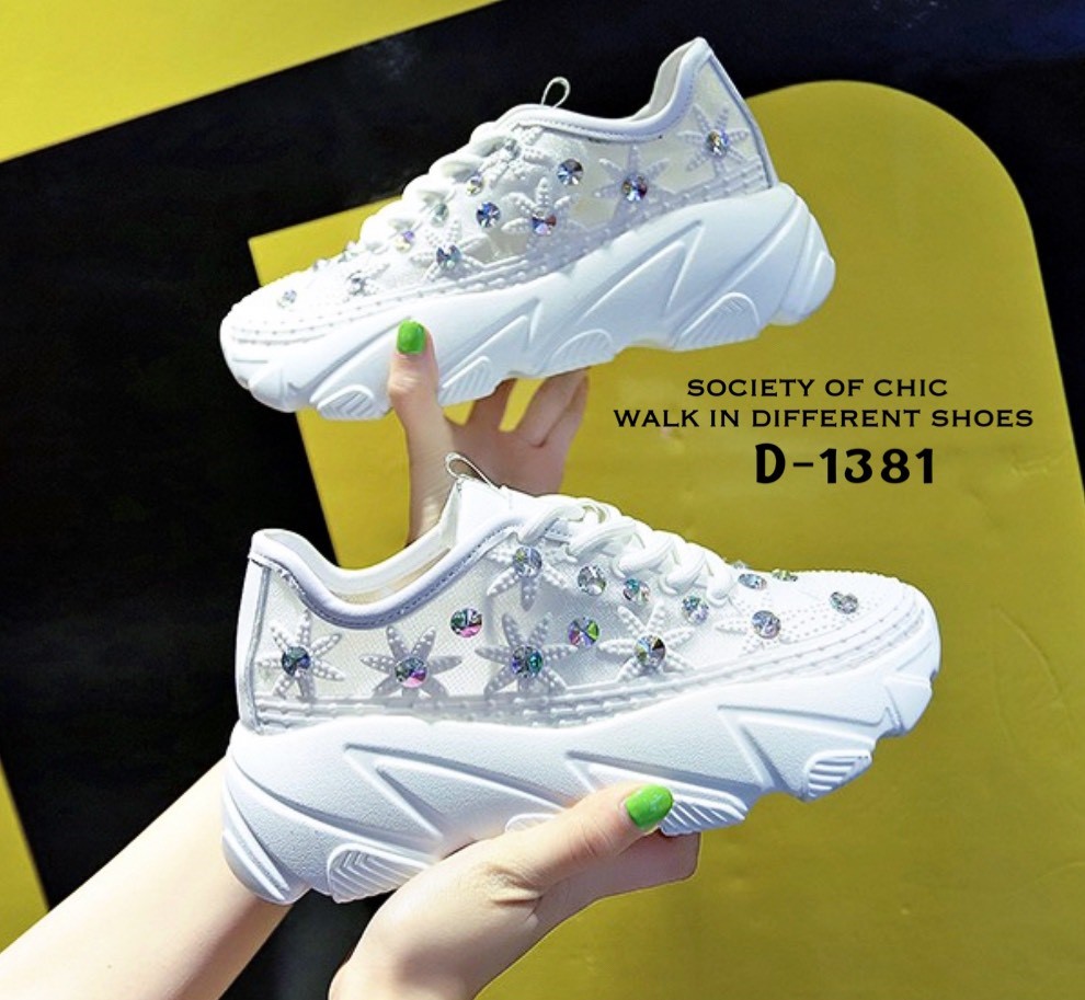 รองเท้าผ้าใบSoft Comfort แต่งเลื่อมเพชร