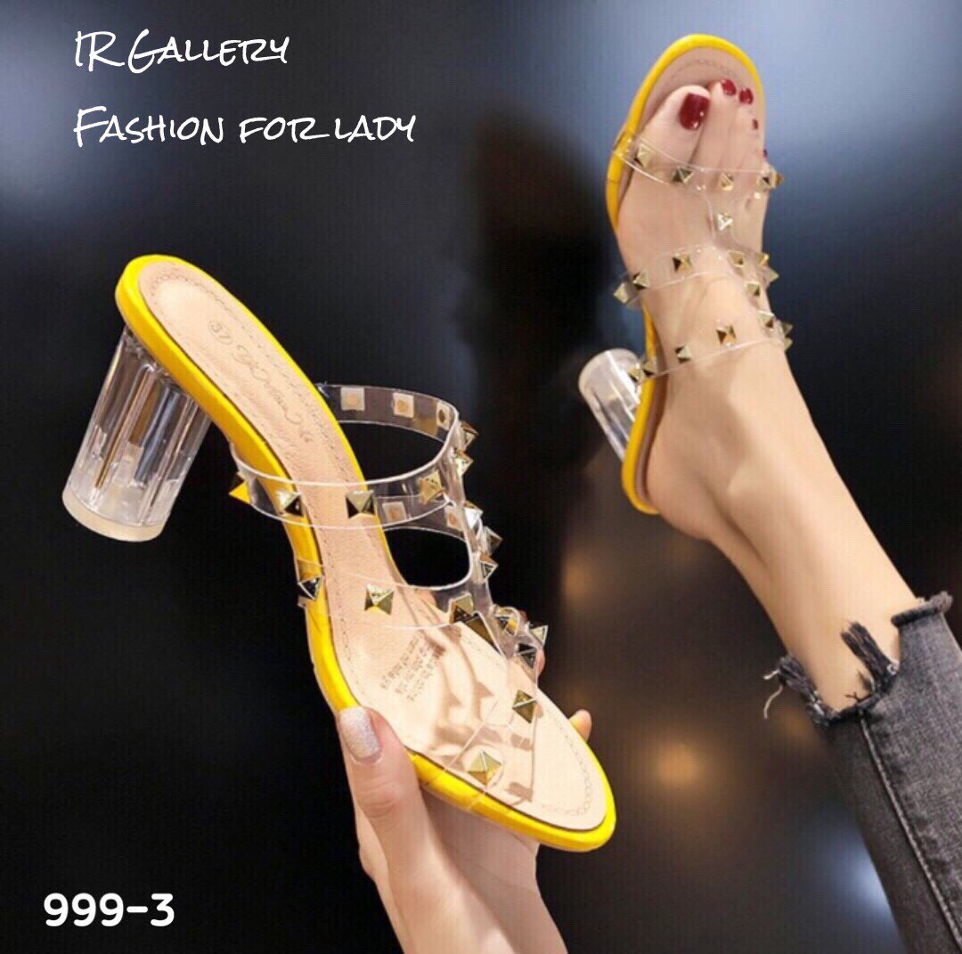 รองเท้าส้นแก้วสไตล์วาเลนติโน่ (สีครีม)