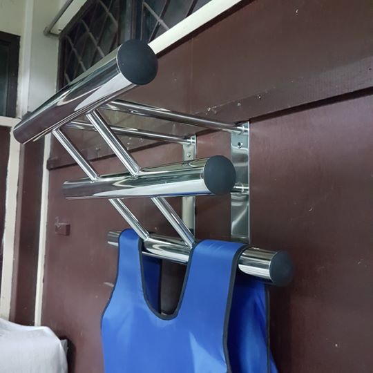 ราวแขวนเสื้อตะกั่วกันรังสีแบบเสากลม รุ่น 3 ท่อน