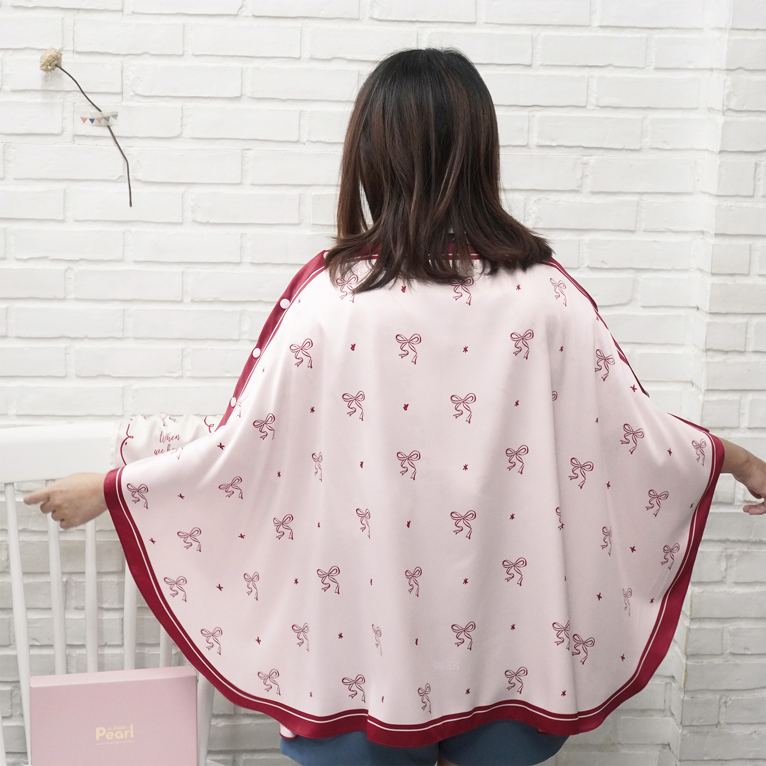 ผ้าคลุมให้นม 3in1 (รุ่นมีกระดุม ถอดโครงได้) แบบสั่งทำใส่ชื่อ ลาย Ribbon - Pink