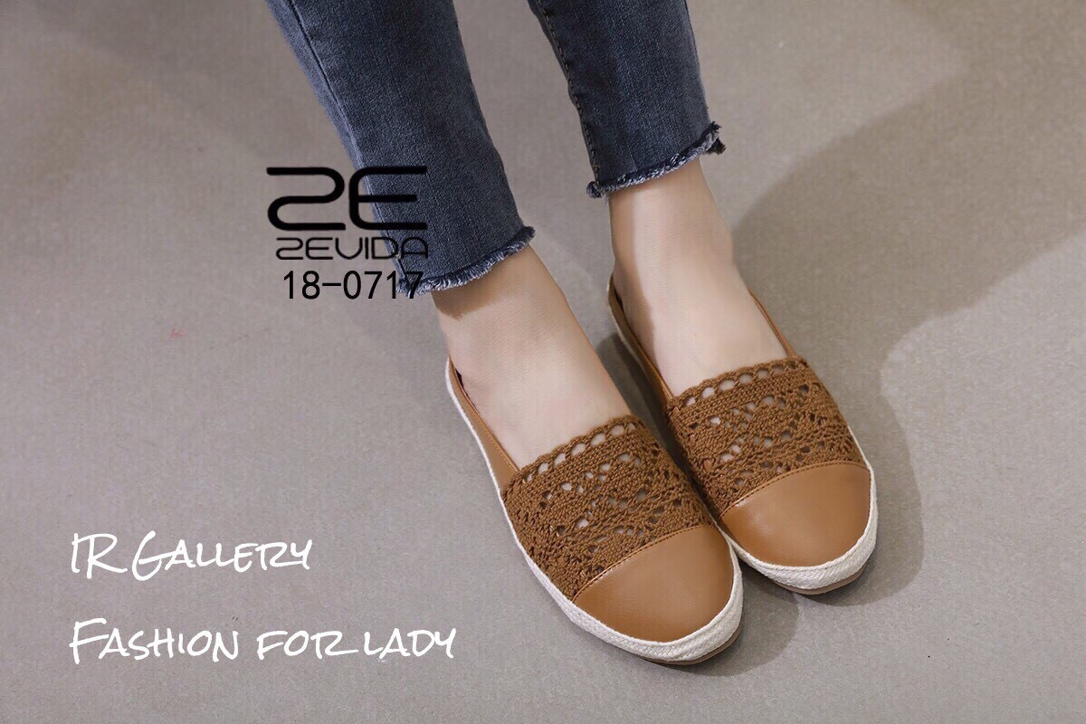 รองเท้าลูกไม้เปิดส้นแบบสวม (สีเทา)