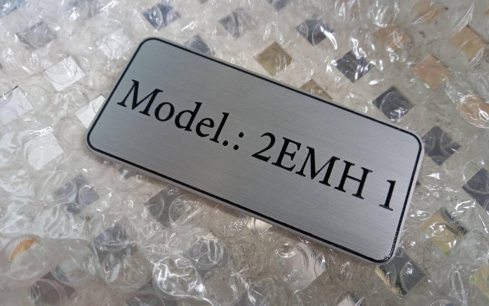 ป้ายอลูมิเนียมสีเงิน หนา 1mm