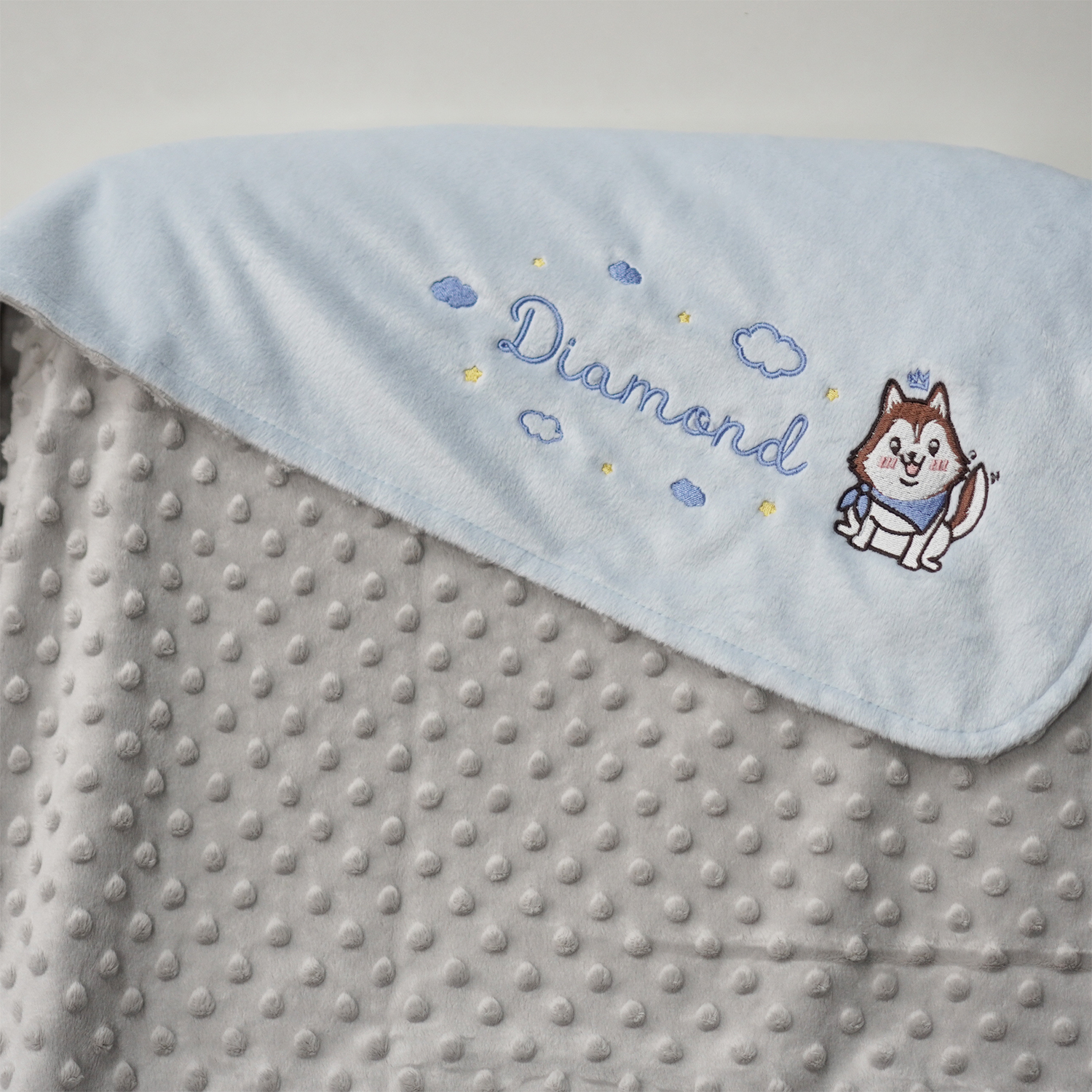 ผ้าห่ม Minky - สีฟ้า-เทา 75x100cm แบบปักชื่อ+การ์ตูน - Siberian