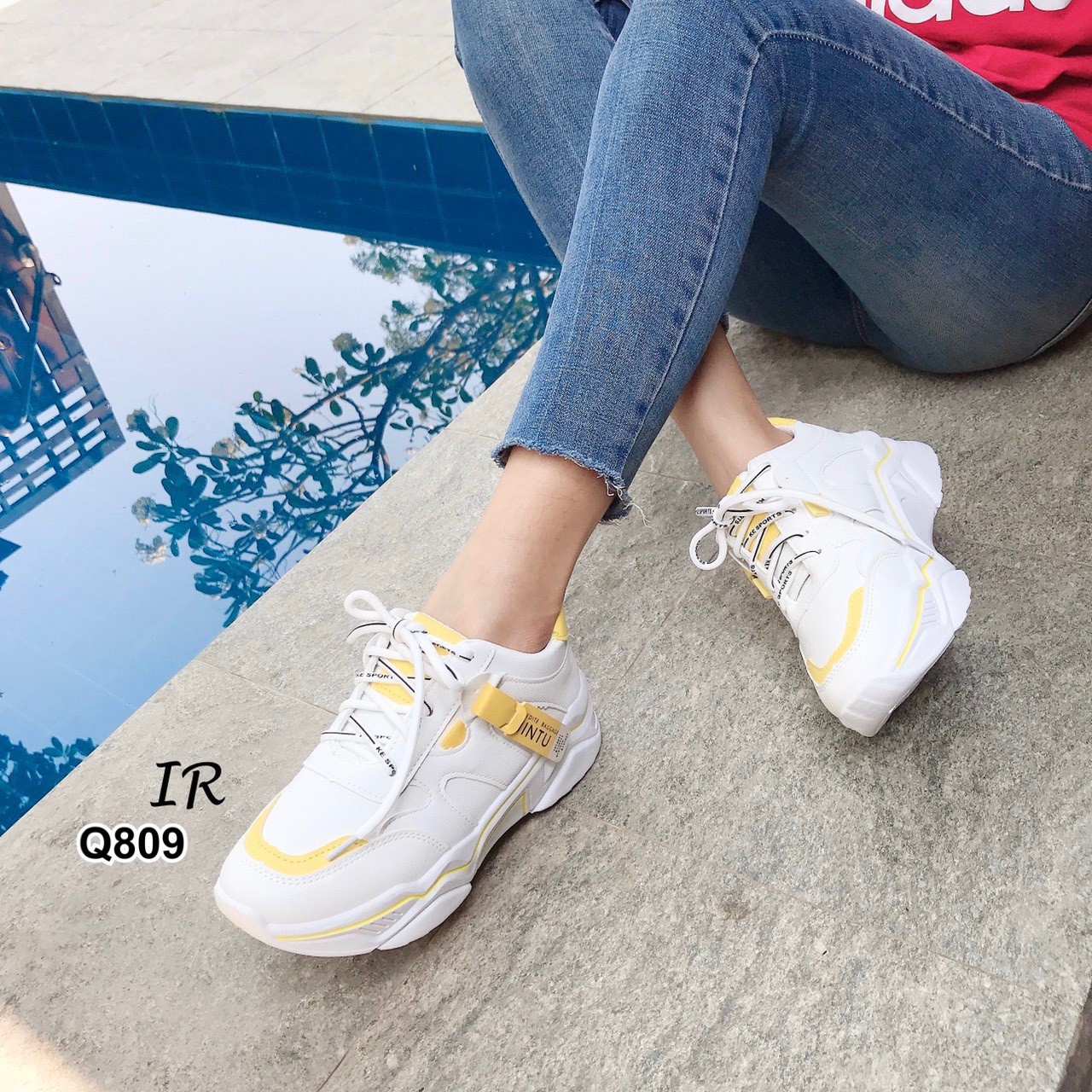 รองเท้าผ้าใบทรงSportแต่งป้ายแฟชั่น (สีเหลือง)