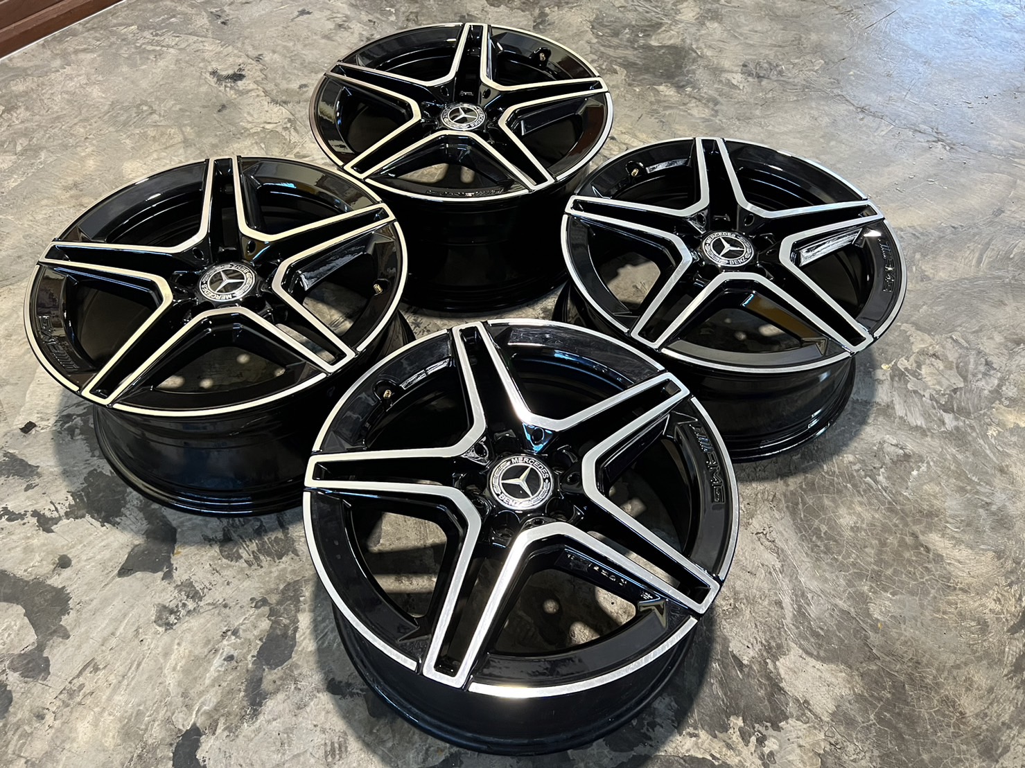 ล้อเบนซ์แท้ AMG 5 tawin spoke 18" C-class w205