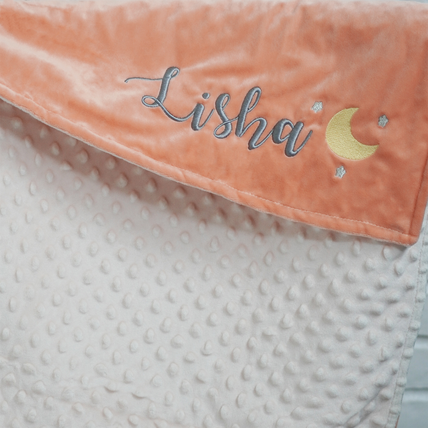ผ้าห่ม Minky - สีพีช 75x100cm แบบปักชื่อ+icon - Moon