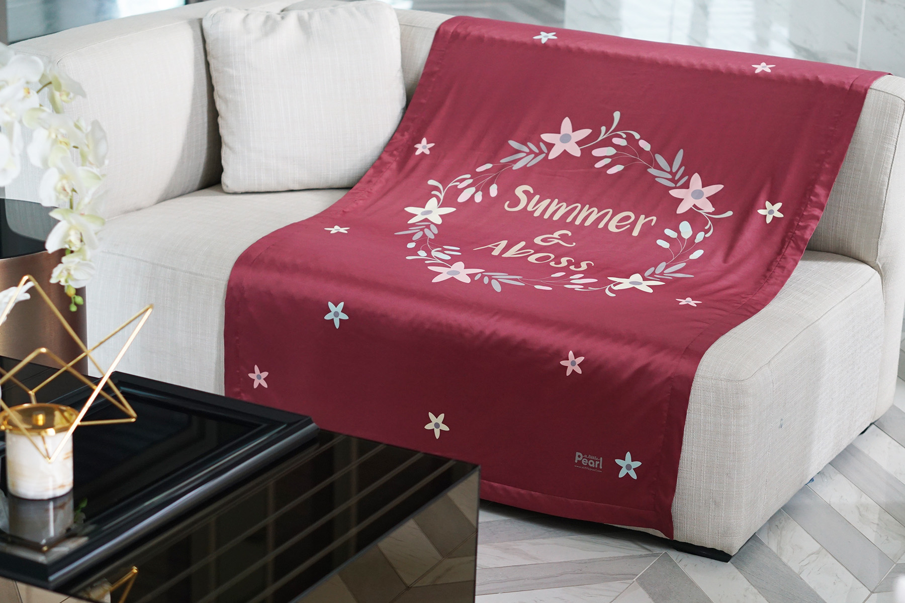 ผ้าห่ม ใส่ชื่อ ลาย Flower Frame - Burgundy ไซส์ใหญ่ 100x150cm