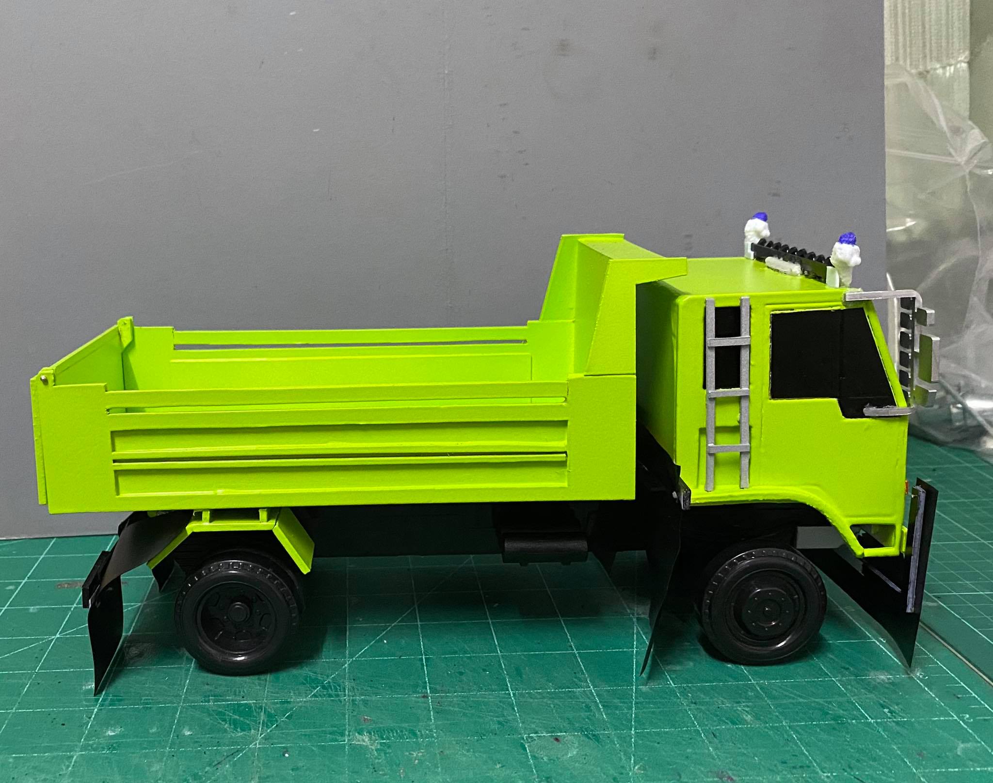 รถดั๊มพ์ 6 ล้อ อีซูสุร๊อกกี้ 1/24 พลาสติก