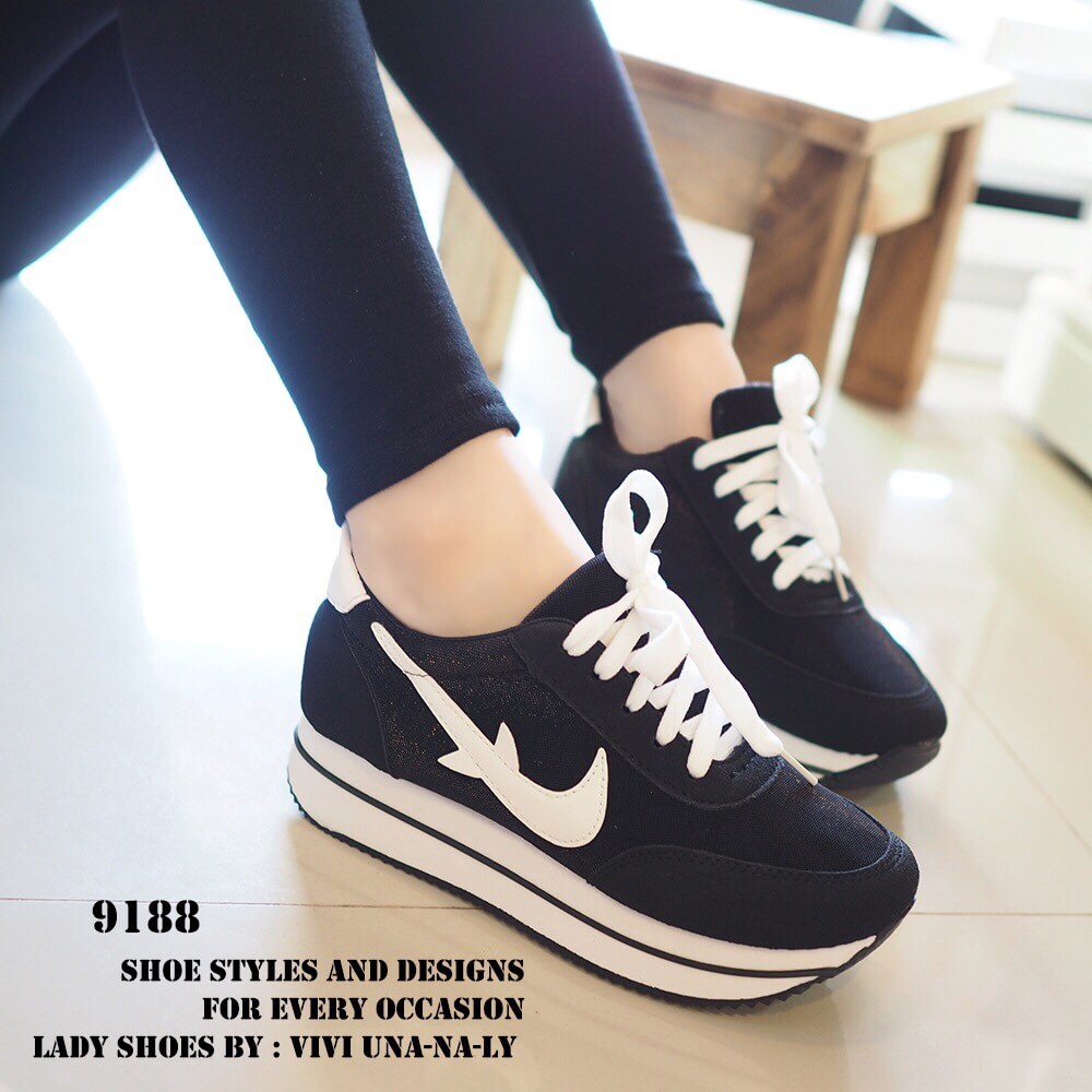พร้อมส่ง : รองเท้าเสริมส้นทรงSport (สีแดง)