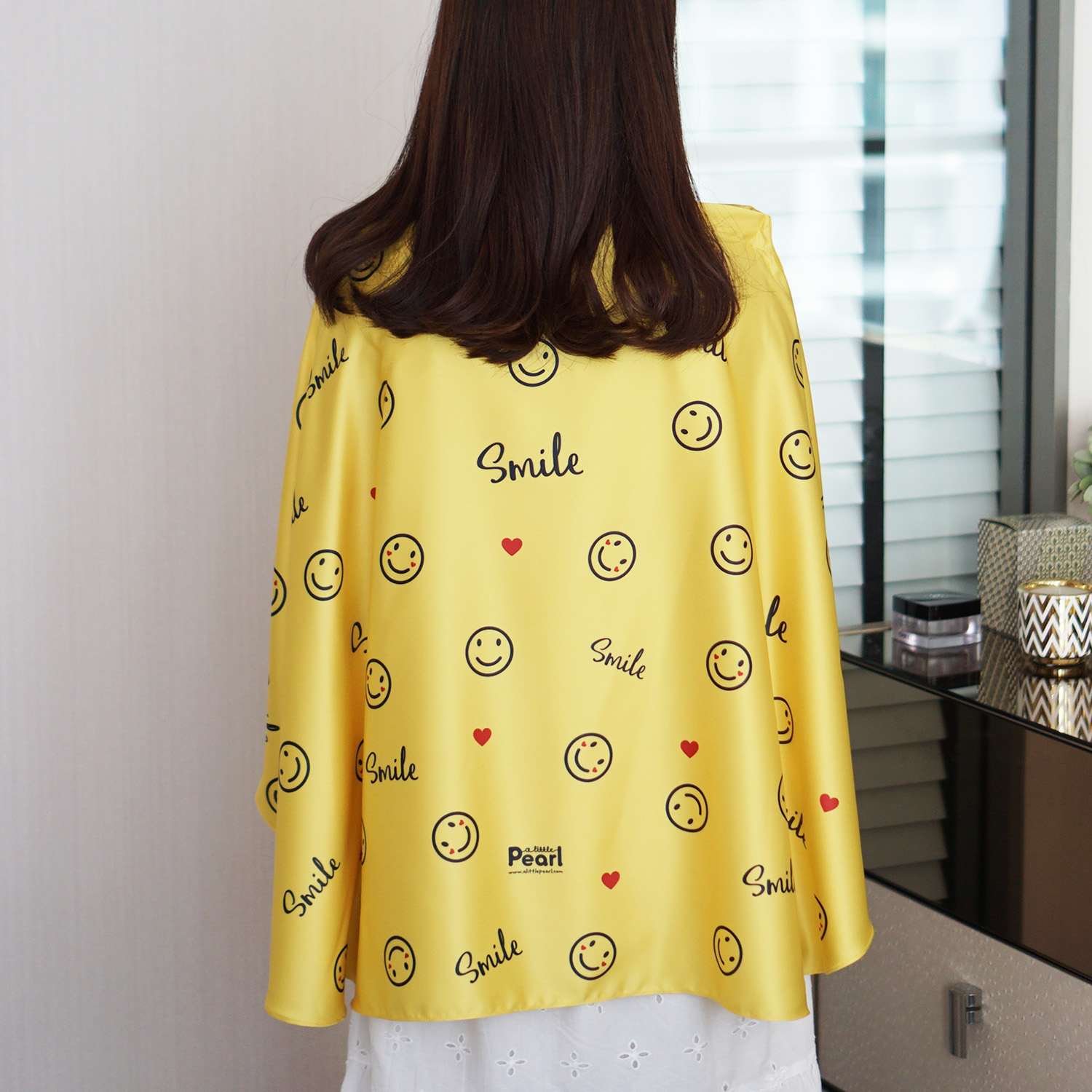 ผ้าคลุมให้นม สั่งทำใส่ชือ ลาย Smiley - Yellow