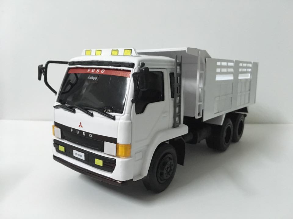 รถบรรทุกตั้งโชว์ 1/24 Truck toy โมเดลรถดั๊มพ์