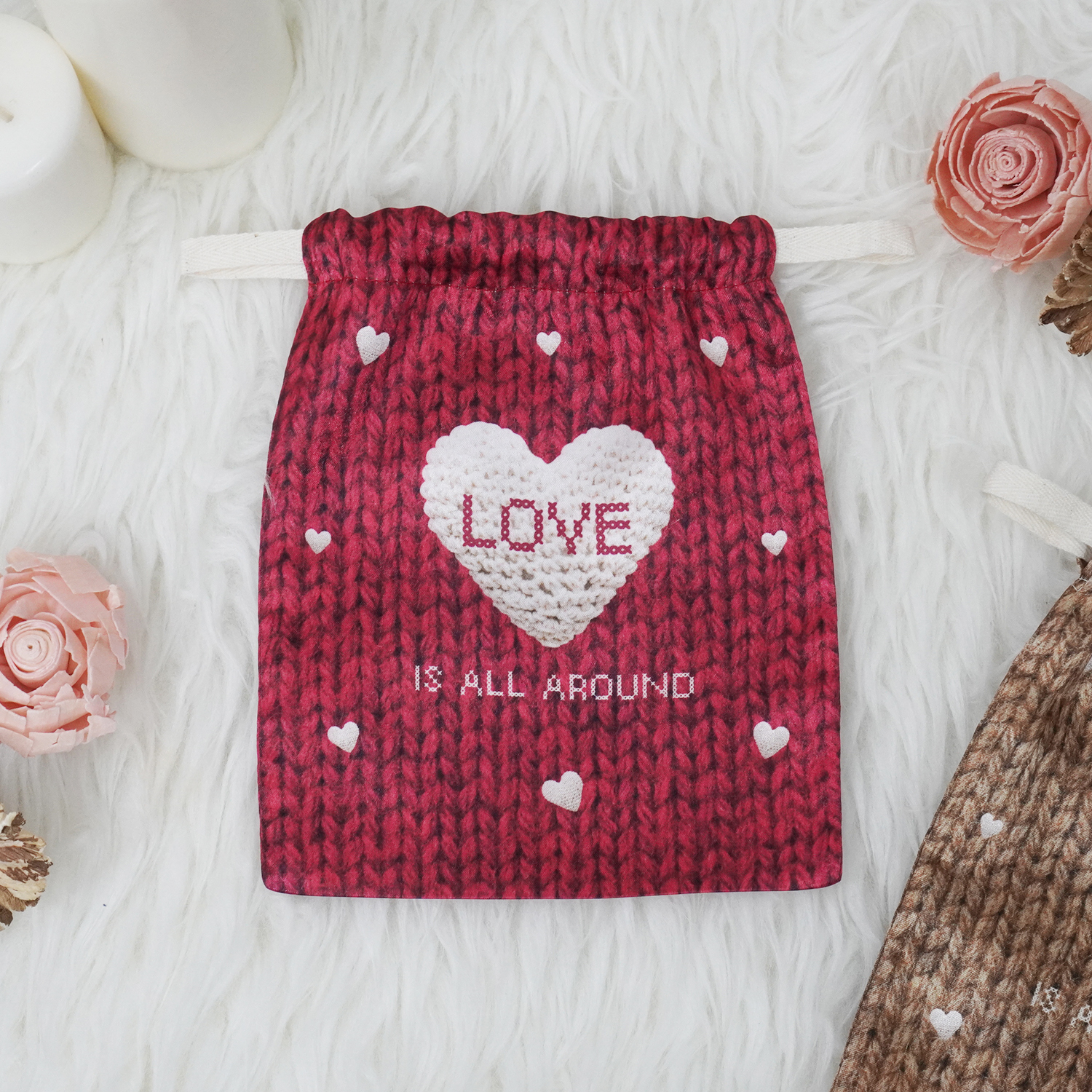 ถุงผ้าซาติน ลาย Knitted Heart - Red