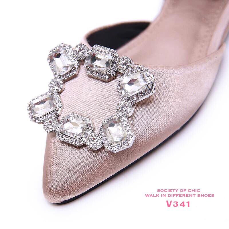 รองเท้าส้นแบนแต่งเพชรเว้าข้าง (สีเทา)