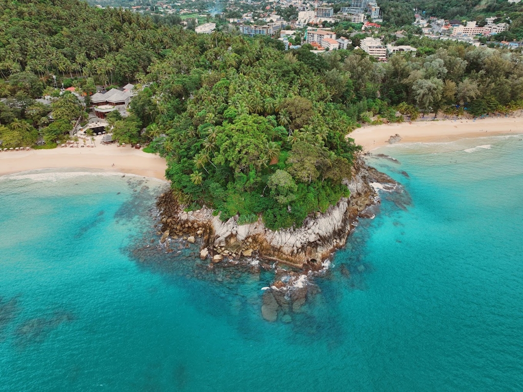 ขายโรงแรมหรู ระดับ 4 ดาว ขนาด 256 ห้อง ใกล้หาดสุรินทร์ ภูเก็ต เพียง 150 เมตร