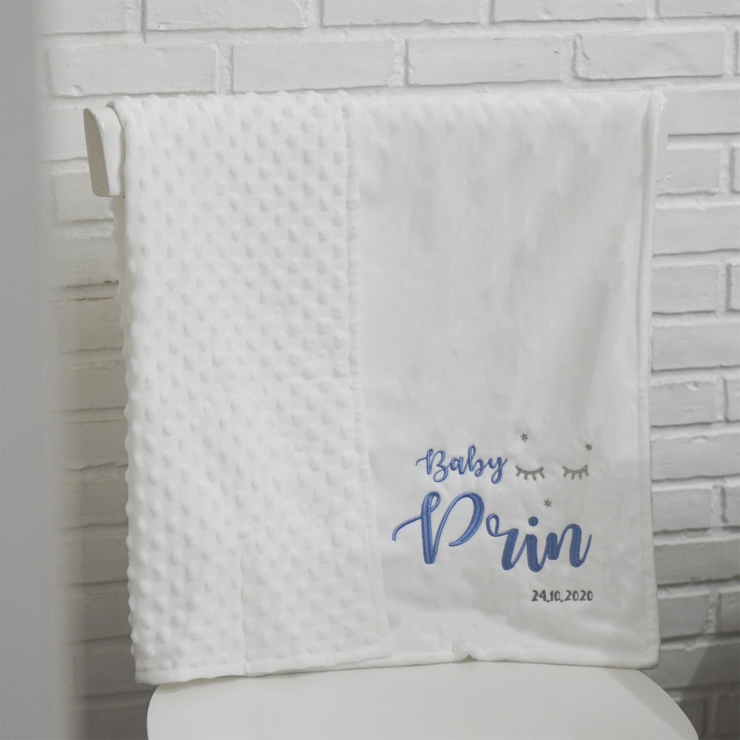 ผ้าห่ม Minky - สีขาว 75x100cm แบบปักชื่อ+icon - Eyelashes