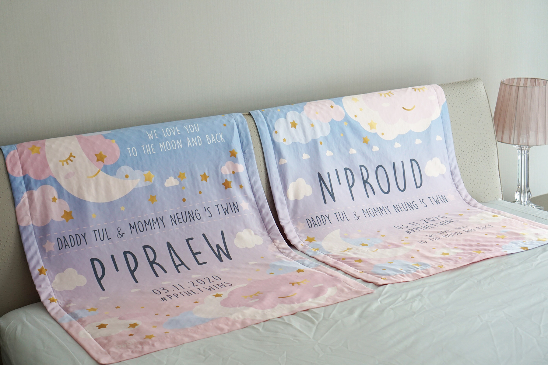 ผ้าห่ม สั่งทำใส่ชื่อ ลาย Moon -Blue Pink