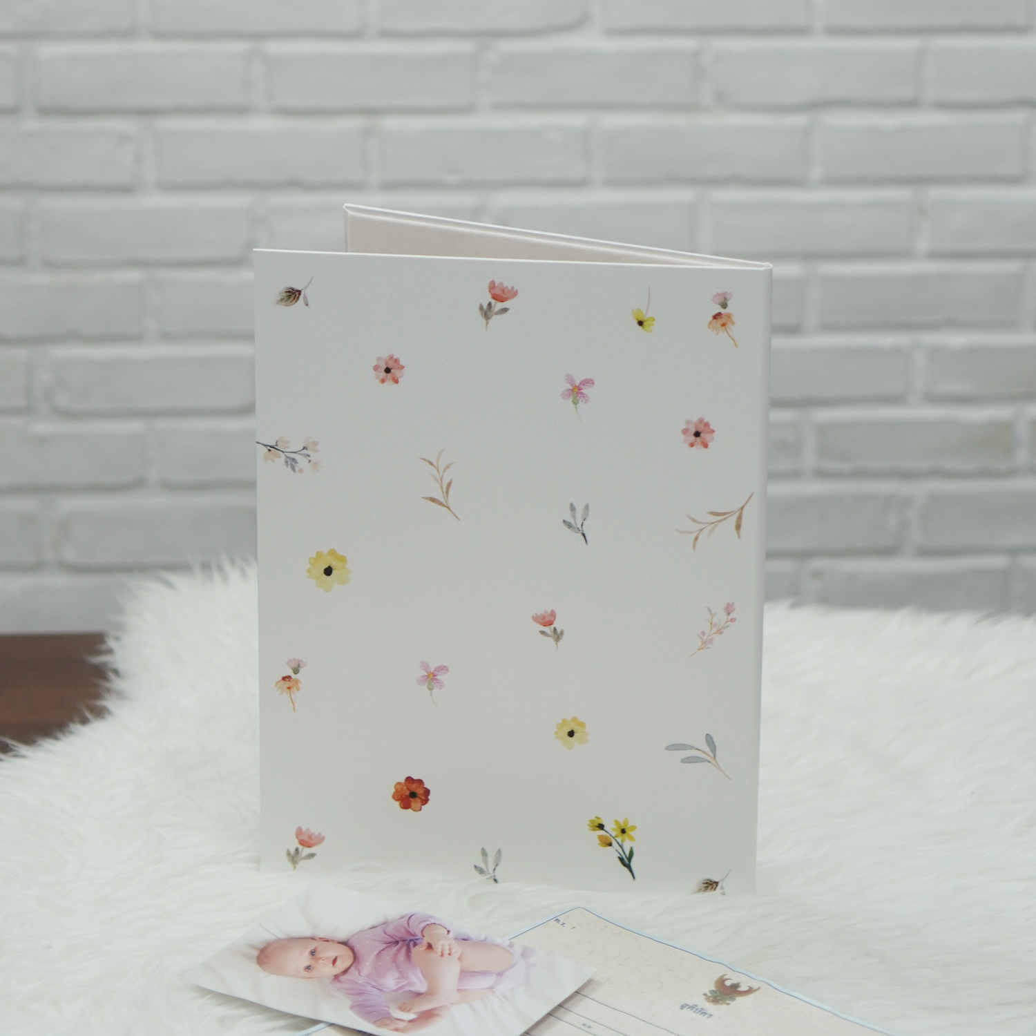 แฟ้มทะเบียนสมรส/สูติบัตร สั่งทำใส่ชื่อ Wild Flower & Rabbit