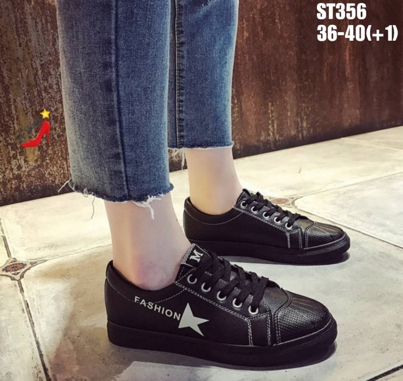 รองเท้าผ้าใบแฟชั่นสกรีนลายดาว (สีดำ)