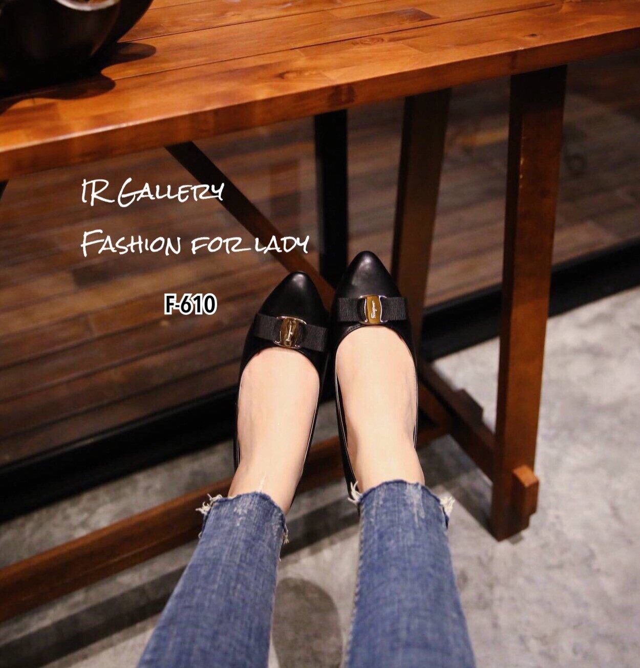 รองเท้าคัทชู Style Ferragamo (สีดำ)