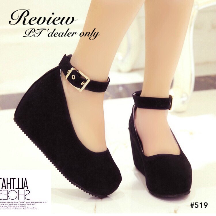 พร้อมส่ง : รองเท้าคัทชูส้นเตารีดสีดำ