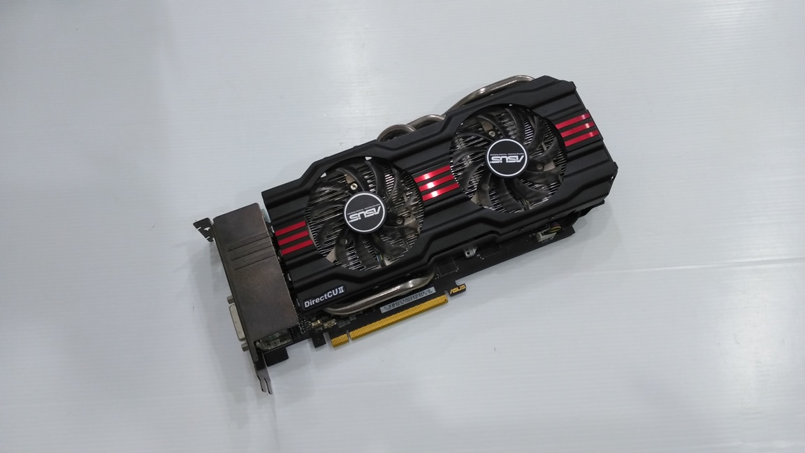 ASUS GTX670 2GB. DDR-5 256Bit