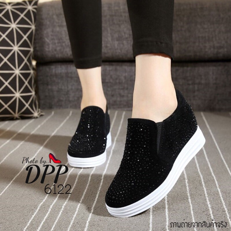 รองเท้าผ้าใบเสริมส้นทรงสวมแต่งคริสตัล (สีดำ)