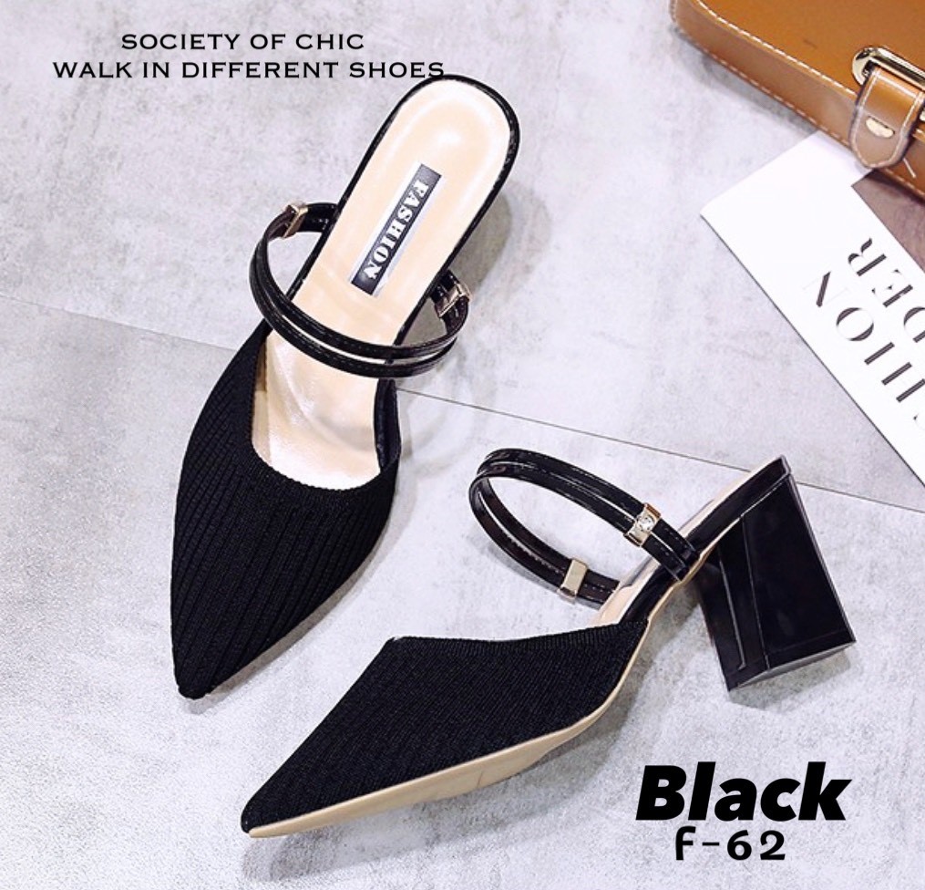 รองเท้าส้นเตี้ยสไตล์ Maxi (สีดำ)