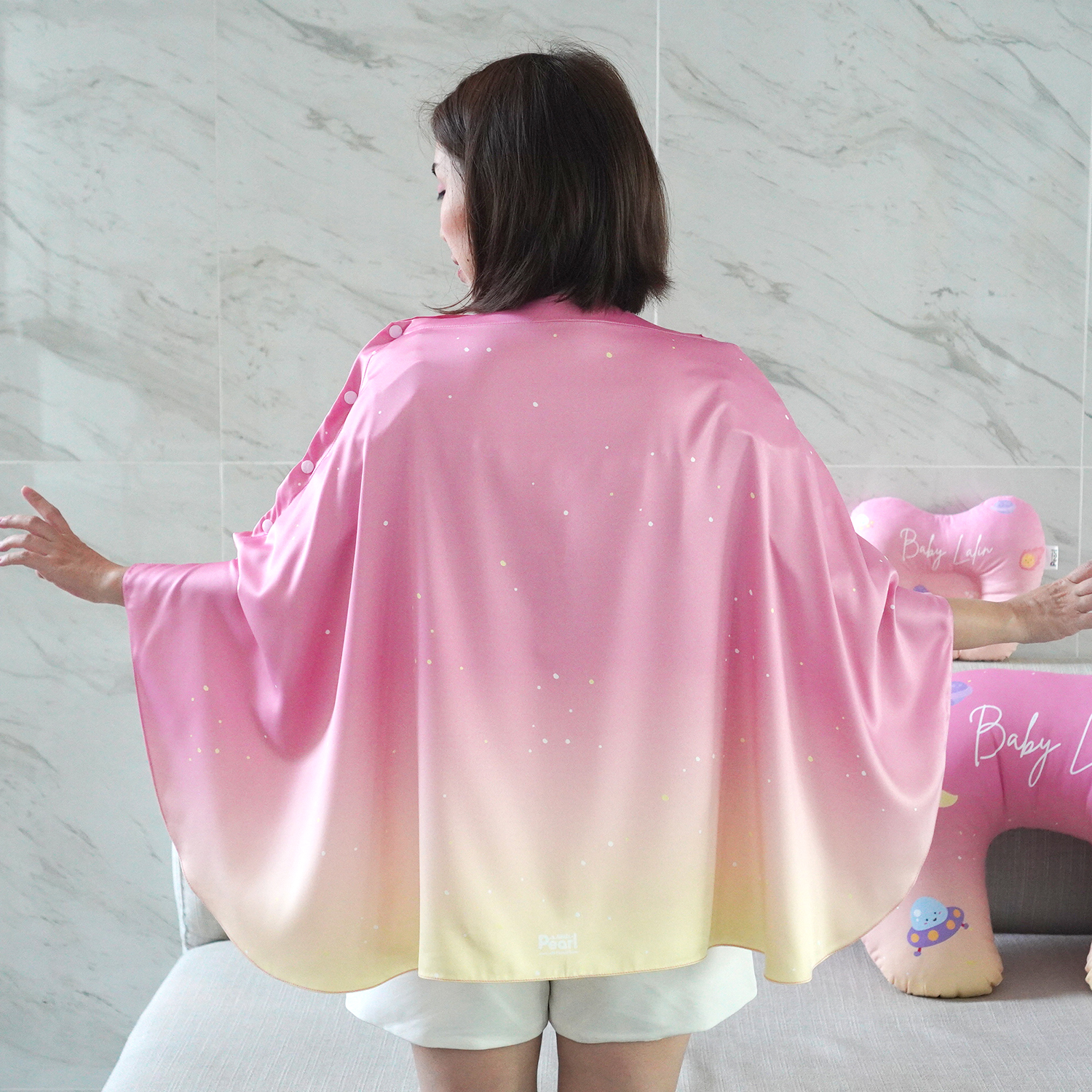 ผ้าคลุมให้นม 3in1 (รุ่นมีกระดุม ถอดโครงได้) แบบสั่งทำใส่ชื่อ ลาย Planet and Friends - Pink Yellow