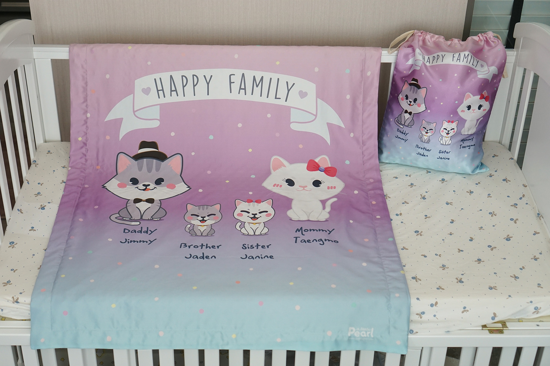 ผ้าห่มสั่งทำใส่ชื่อ ลาย Kitten Family - Purple Blue (ไม่รวมถุงผ้าซาติน)