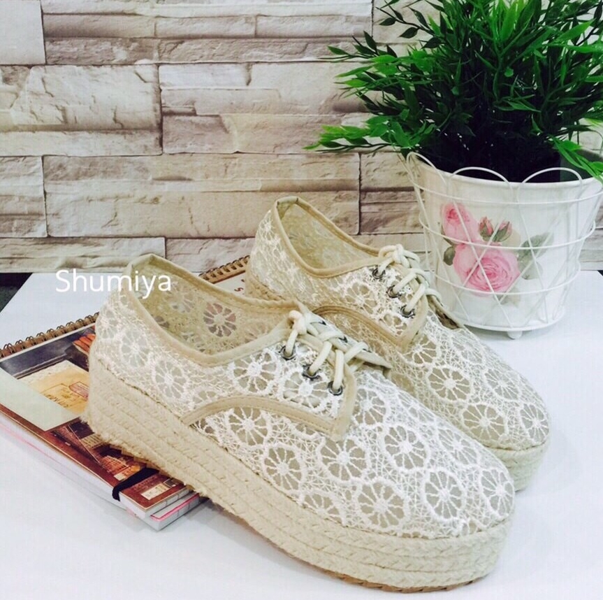 พร้อมส่ง : รองเท้าลูกไม้ส้นปอ