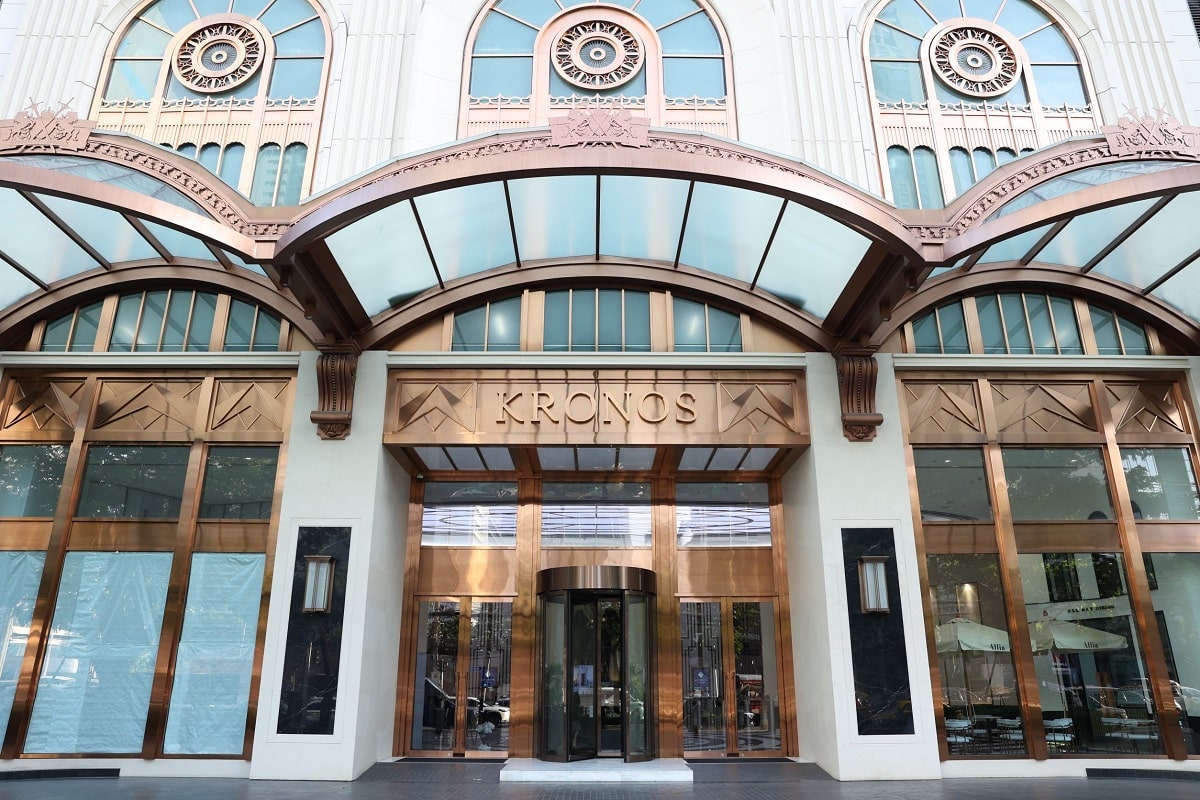 อาคารสำนักงานโครนอส สาทร (Kronos Sathorn office building) สำนักงานให้เช่าย่านถนนสาทร พระราม 4 กรุงเทพฯ ใกล้สวนลุมพินี เพียง 700 เมตร