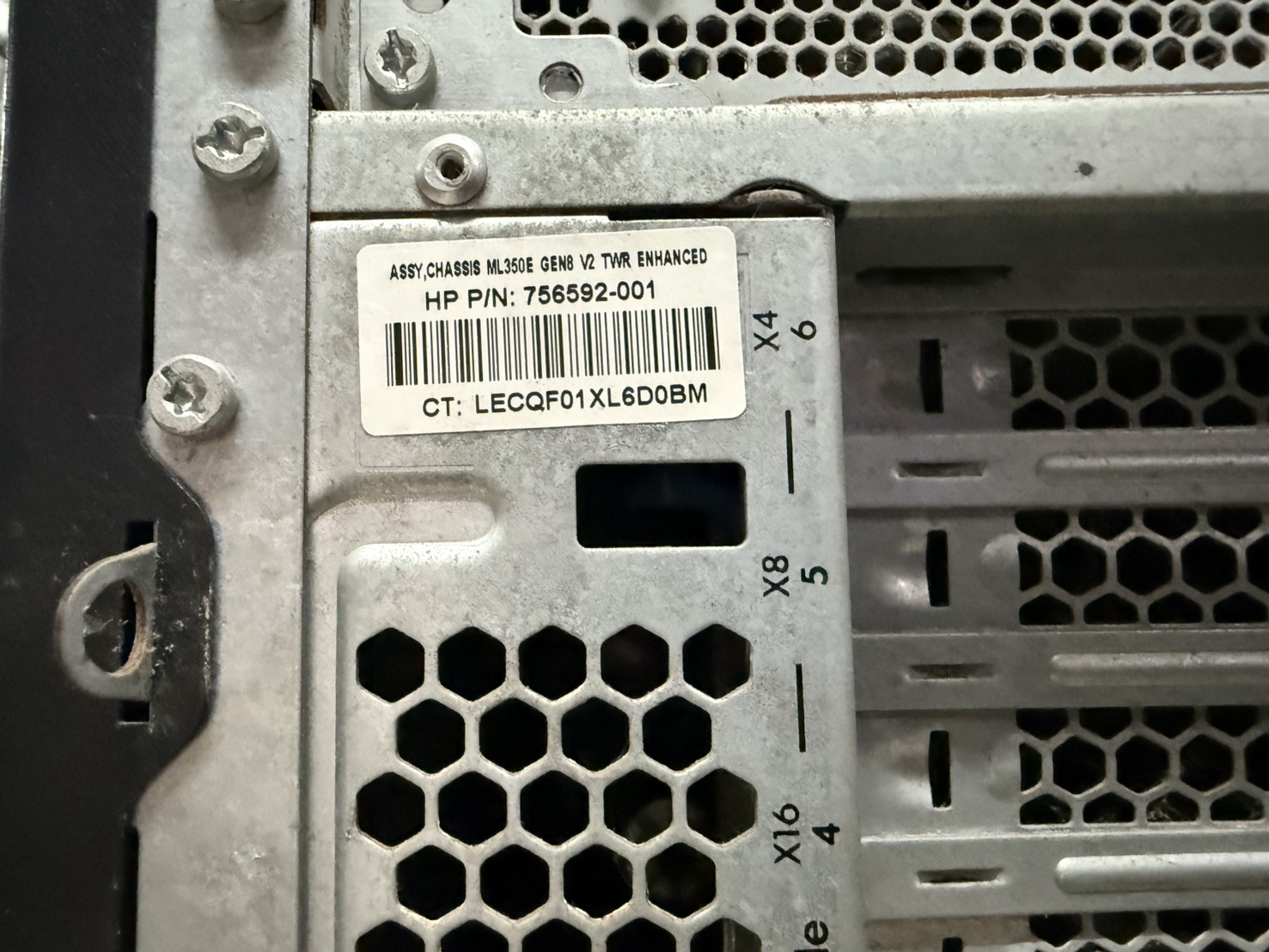 เซิร์ฟเวอร์ HP Proliant ML350e G8 v2(E5-2407v2/4GB*6)+Raid B120i