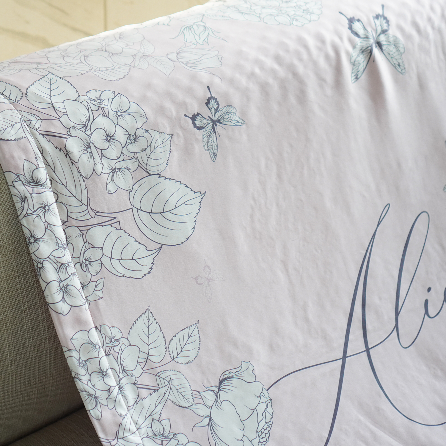 ชุดของขวัญเด็กแรกเกิด หมอนหลุม + ผ้าห่มขนาด 75x100cm ลาย Butterfly Vintage - Pink