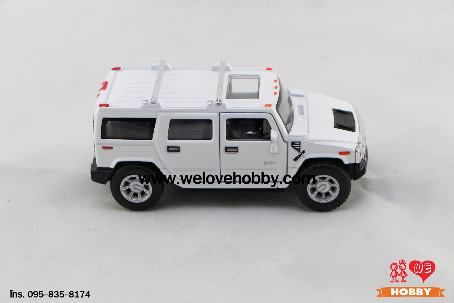 โมเดลรถ 2008 Hummer H2 SUV สีขาว Scale 1:40