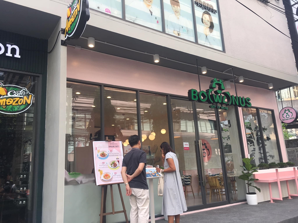 ให้เช่าพื้นที่ขายสินค้าในคอมมูนิตี้มอลล์ บ้านก้ามปู แอท อโศก (Baankampu@Asoke) ติดถนนอโศก และ มศว.